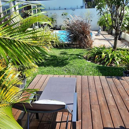 Joli Appartement, Piscine, Jacuzzi Sainte-Suzanne Exterior foto