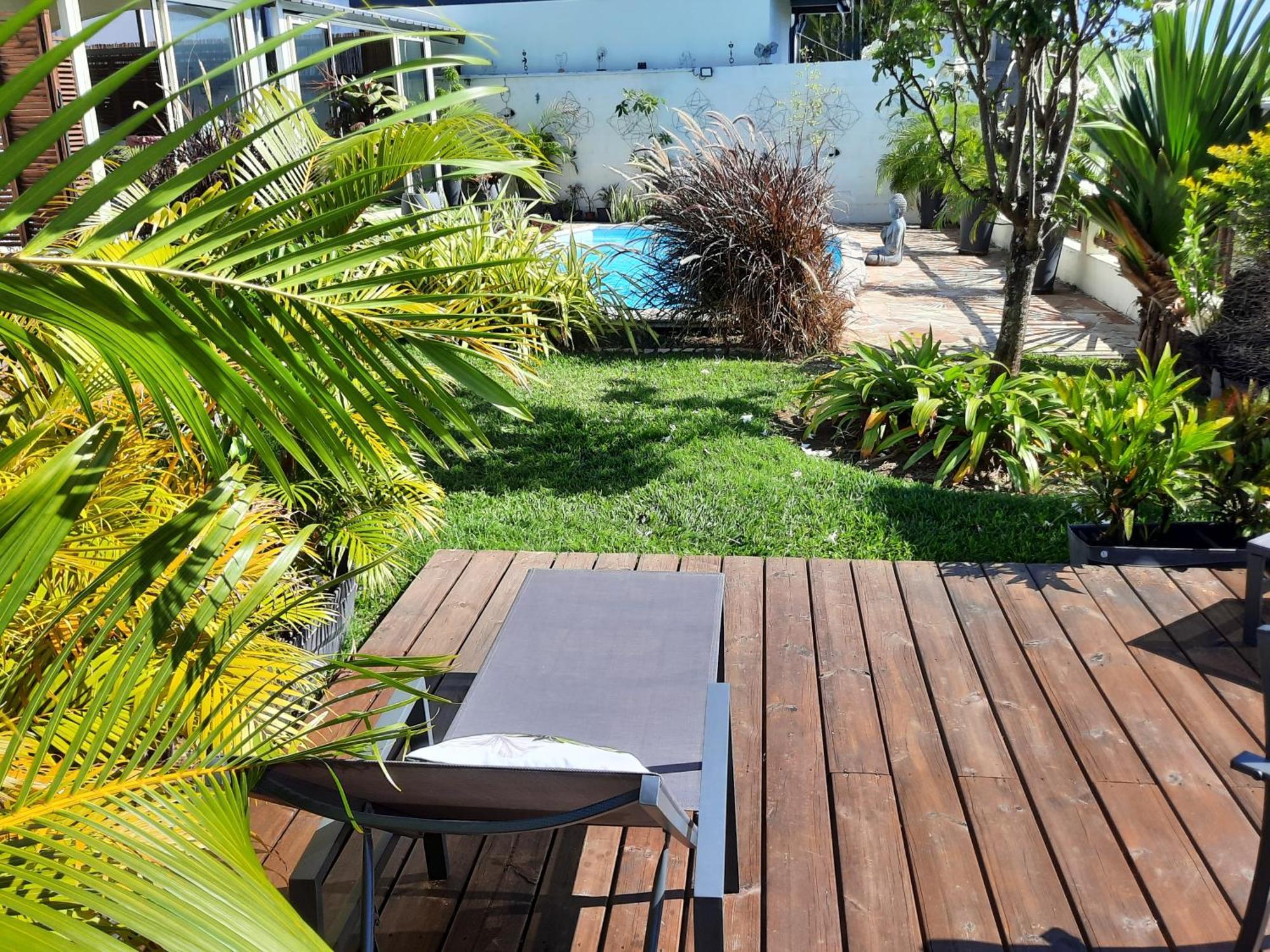 Joli Appartement, Piscine, Jacuzzi Sainte-Suzanne Exterior foto